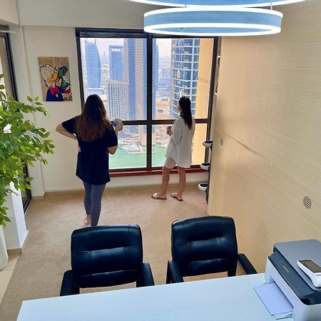 Berloga Capsule Jbr Pansiyon Dubai Dış mekan fotoğraf