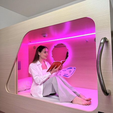 Berloga Capsule Jbr Pansiyon Dubai Dış mekan fotoğraf