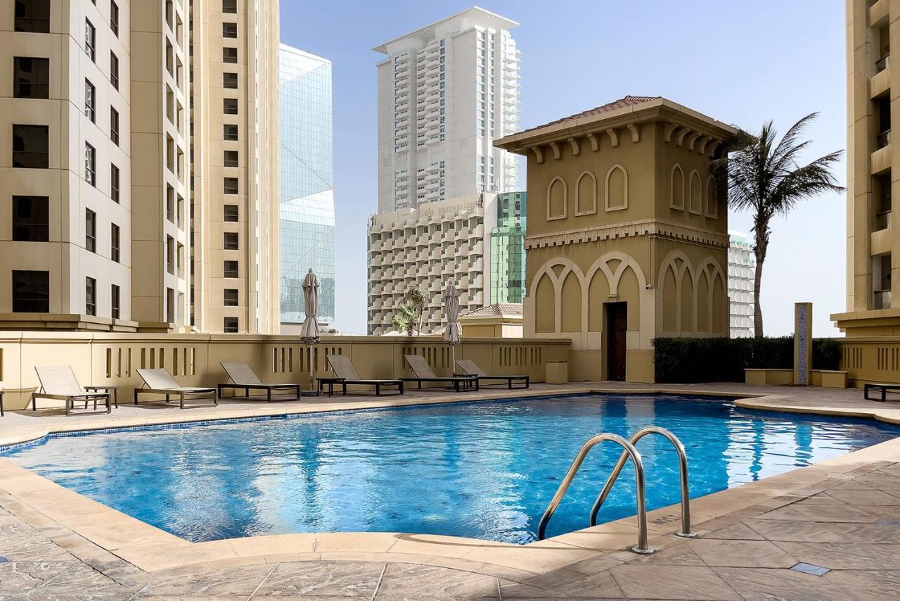 Berloga Capsule Jbr Pansiyon Dubai Dış mekan fotoğraf
