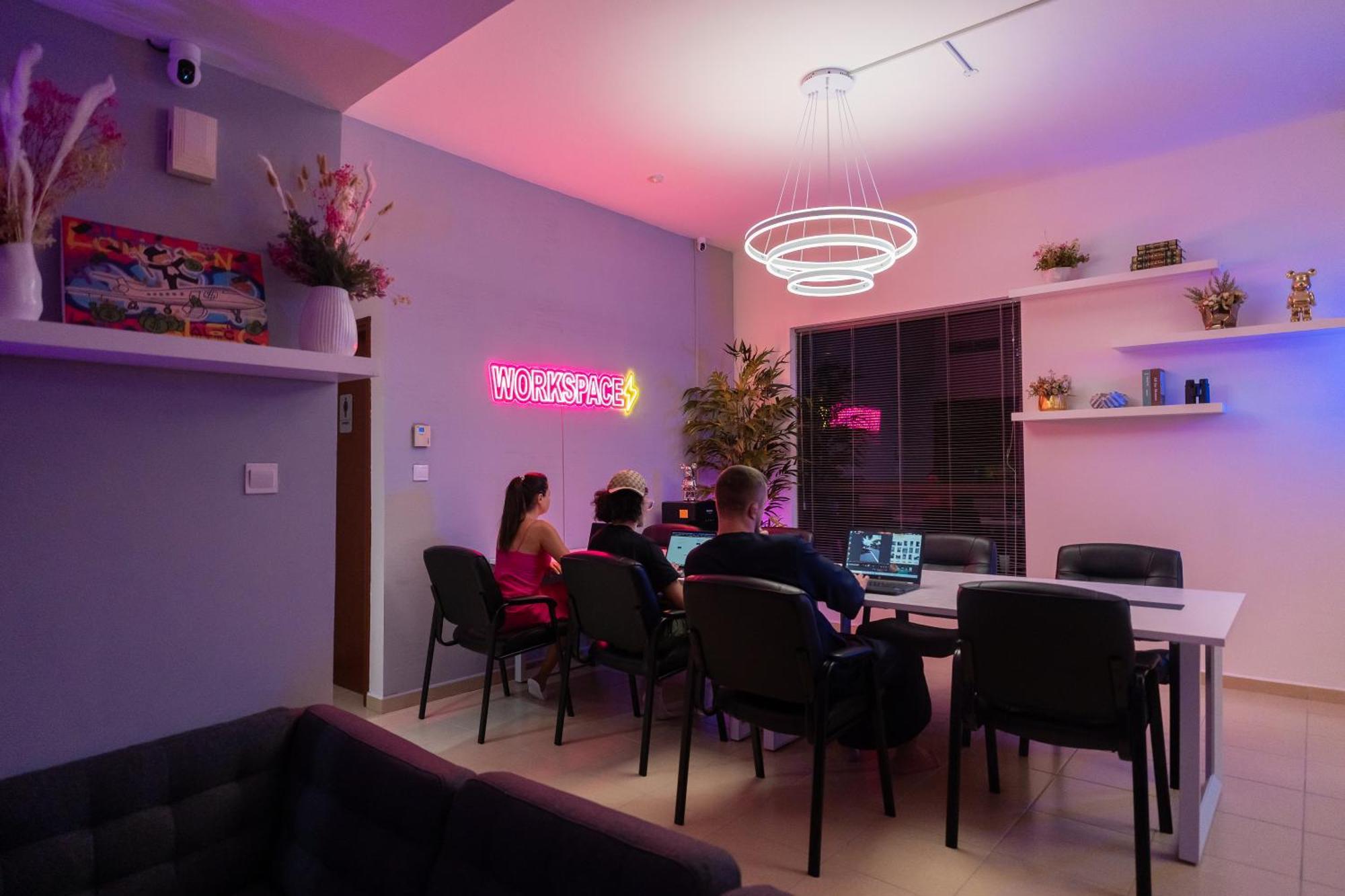 Berloga Capsule Jbr Pansiyon Dubai Dış mekan fotoğraf